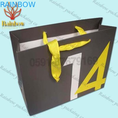 स्वनिर्धारित शॉपिंग पेपर बैग ट्विस्टेड हैंडल के साथ कॉस्मेटिक्स के लिए