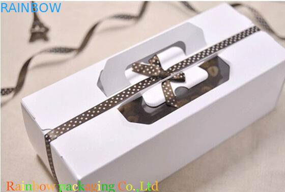 क्लियर विंडो चॉकलेट पैकेजिंग बॉक्स हैंडल रीसायकल मैट / ग्लोस लैमिनेशन