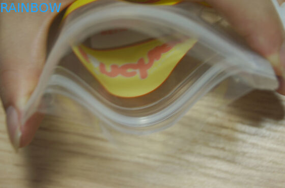 पुन: प्रयोज्य निविड़ अंधकार टोंटी थैली पैकेजिंग टोंटी के साथ ज़िपलॉक बेबी खाद्य थैली खड़े हो जाओ