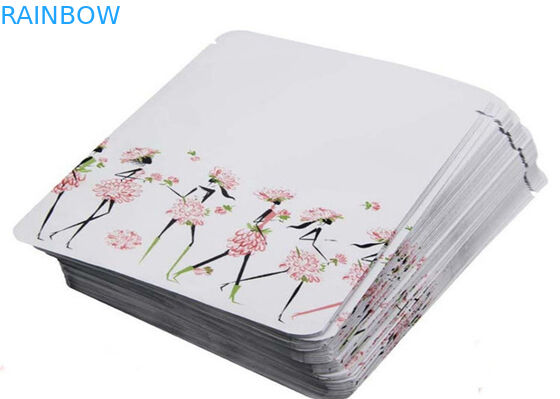 कस्टम मुद्रित तीन साइड सील सफेद रंग का नमूना प्लास्टिक पैकेजिंग बैग फेस मास्क के लिए