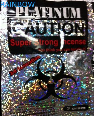 टुकड़े टुकड़े में छेद के साथ टुकड़े टुकड़े सामग्री मुद्रण खड़े हो जाओ