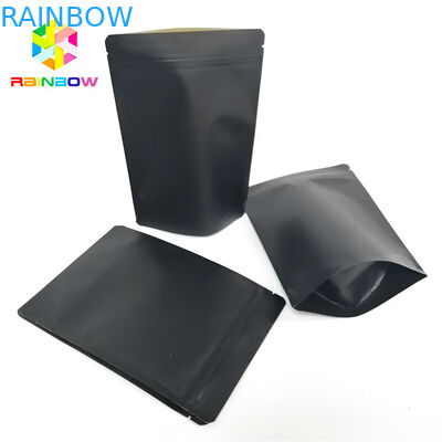 ब्लैक क्राफ्ट पेपर बैग पैकेजिंग कस्टम लोगो पाउच रिसाइकिलेबल जिप लॉक पर खड़े होते हैं