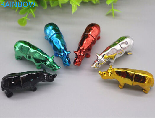 पुरुष ऑल नाइट लॉन्ग पिल कार्ड 3 डी इफेक्ट क्रेजी 69 राइनो 7 कैप्सूल कार्ड डिस्प्ले कोटेड पेपर बॉक्स और प्लास्टिक कोव का प्रदर्शन करते हैं