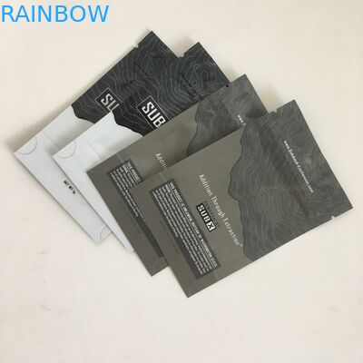 गंध प्रूफ स्टैंड अप पाउच Mylar बैग्स जिपलॉक 1g कैनबिस फ्लावर प्लास्टिक पाउच विथ हैंगर होल क्लियर विंडो