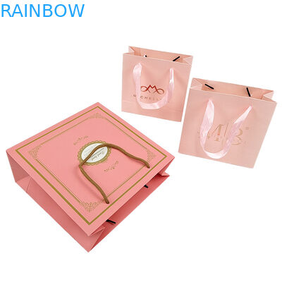 कस्टम प्रिंट लोगो सुरुचिपूर्ण सफेद काले उपहार कागज बैग लक्जरी कपड़े बुटीक कागज शॉपिंग बैग रिबन हैंडल के साथ