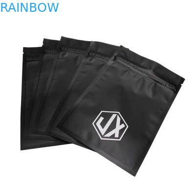 मैट ब्लैक थ्री साइड सील केबल यूएसबी ज़िपर के साथ प्लास्टिक पैकेजिंग बैग