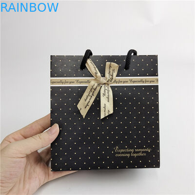 उच्च गुणवत्ता कस्टम डिजिटल प्रिंटिंग लोगो मुद्रित शॉपिंग पेपर बैग पैकेजिंग सफेद 110 ग्राम पुनः प्रयोज्य