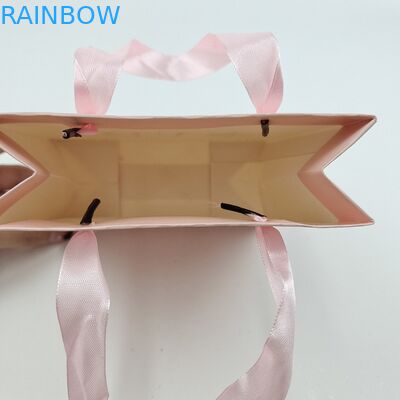 गुणवत्ता आश्वासन लोगो मुद्रण के साथ खरीदारी के लिए अनुकूलित पेपर बैग बायोडिग्रेडेबल पेपर बैग