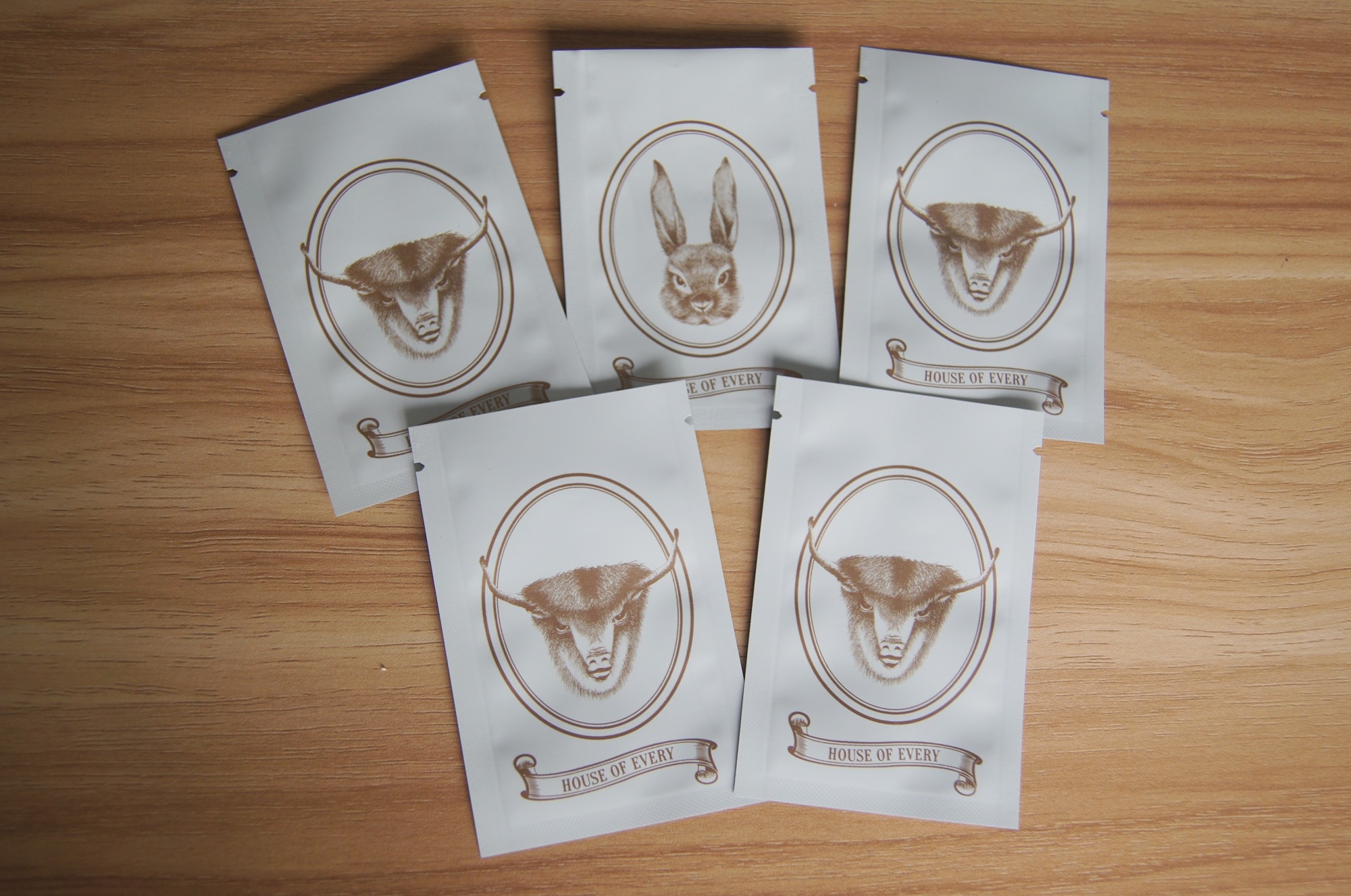 तीन साइड सील बीज पैकेजिंग पाउच / मैट व्हाइट ग्रिप सील मसाला पोटपौरी बैग