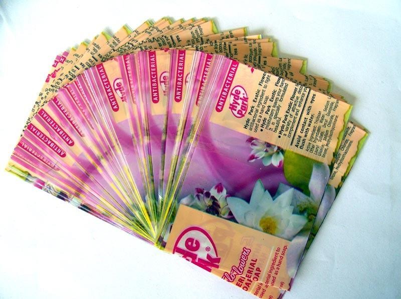 इको-फ्रेंडली श्रिंक स्लीव लेबल शैंपू बॉटल पीवीसी / पीईटी श्रिंक रैप के लिए