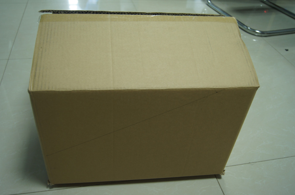 एक्सप्रेस पैकेजिंग के लिए उच्च गुणवत्ता वाले नालीदार पेपर कार्टन शिपिंग बॉक्स