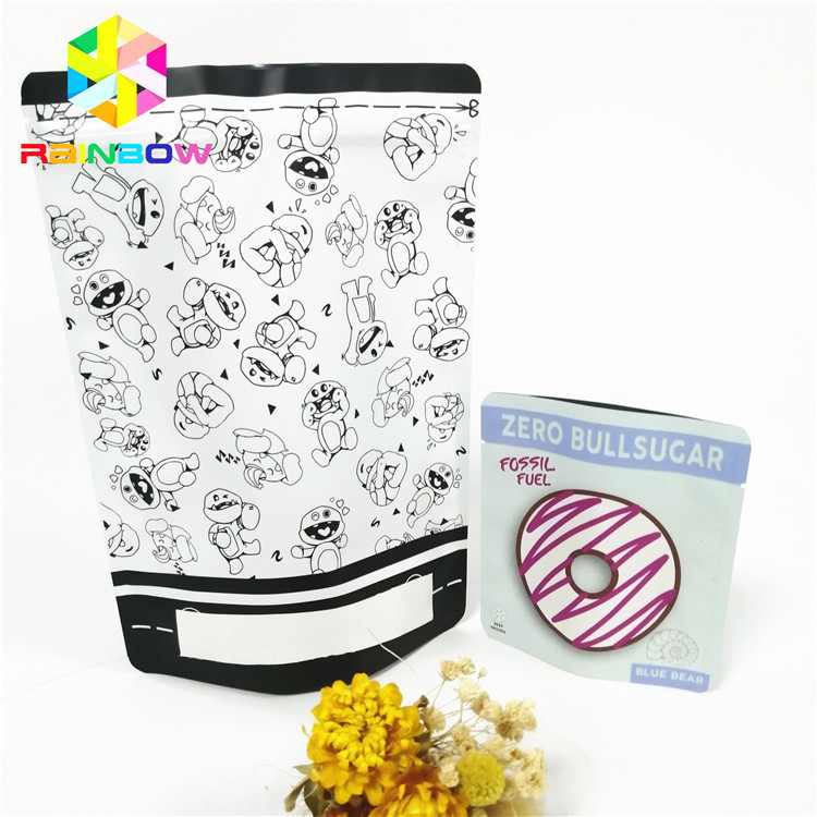 पुनर्नवीनीकरण सुविधा और ज़िपर बंद के साथ मैट फिनिश पालतू भोजन थैली