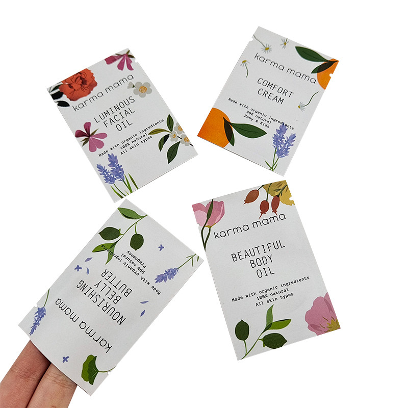 स्टैंड अप डिजाइन और मैट फिनिश के साथ भूरे रंग का पालतू भोजन बैग