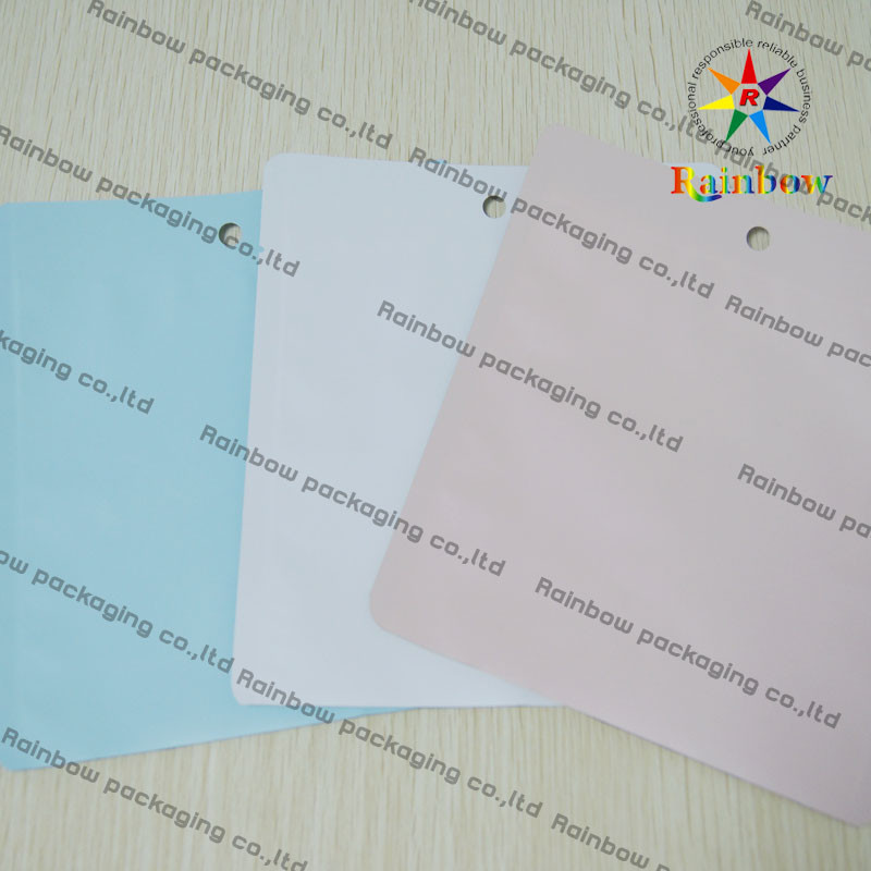 1 स्पष्ट साइड और प्रिंटिंग के साथ स्टाइलिश पीवीसी प्लास्टिक कॉस्मेटिक पैकेजिंग बैग