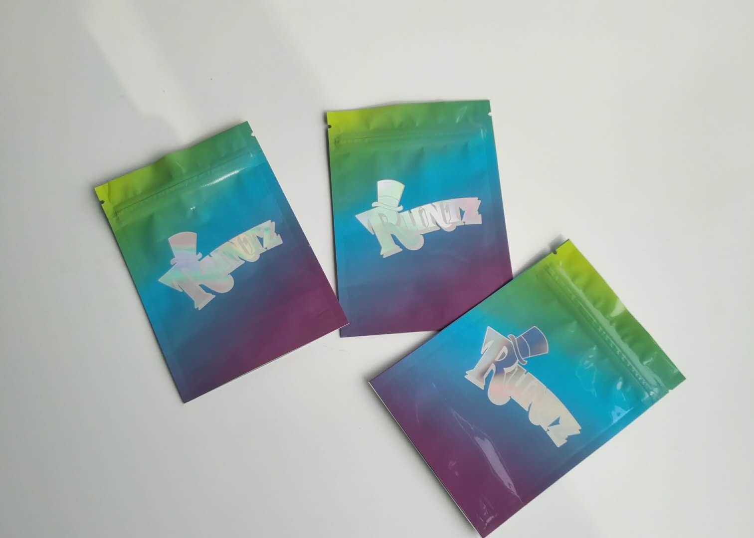 मायलर होलोग्राम एल्युमिनियम फॉयल स्टैंड अप पाउच रंटज़ बैग 100 माइक्रोन थिकनेस फॉर फूड