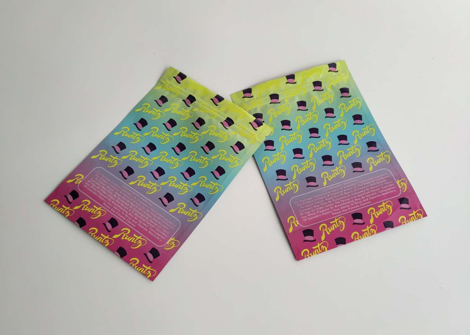 कस्टम स्टैंड अप प्लास्टिक पाउच पैकेजिंग कुकीज़ वीड बीज बैग होलोग्राम ज़िपलॉक