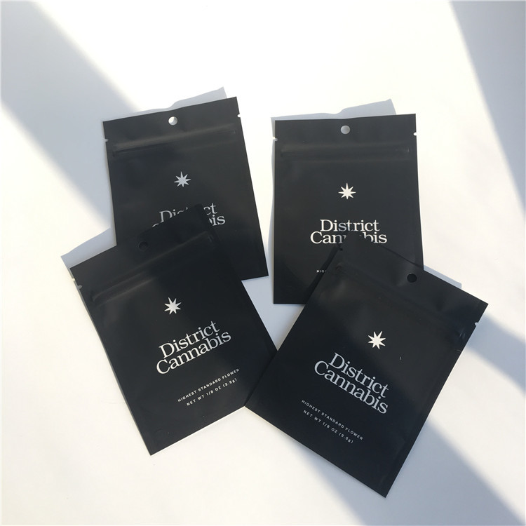 मैट सीबीडी लीफ पैकेजिंग के लिए मैट थ्री साइड सील फ्लैट जिप लॉक प्लास्टिक बैग