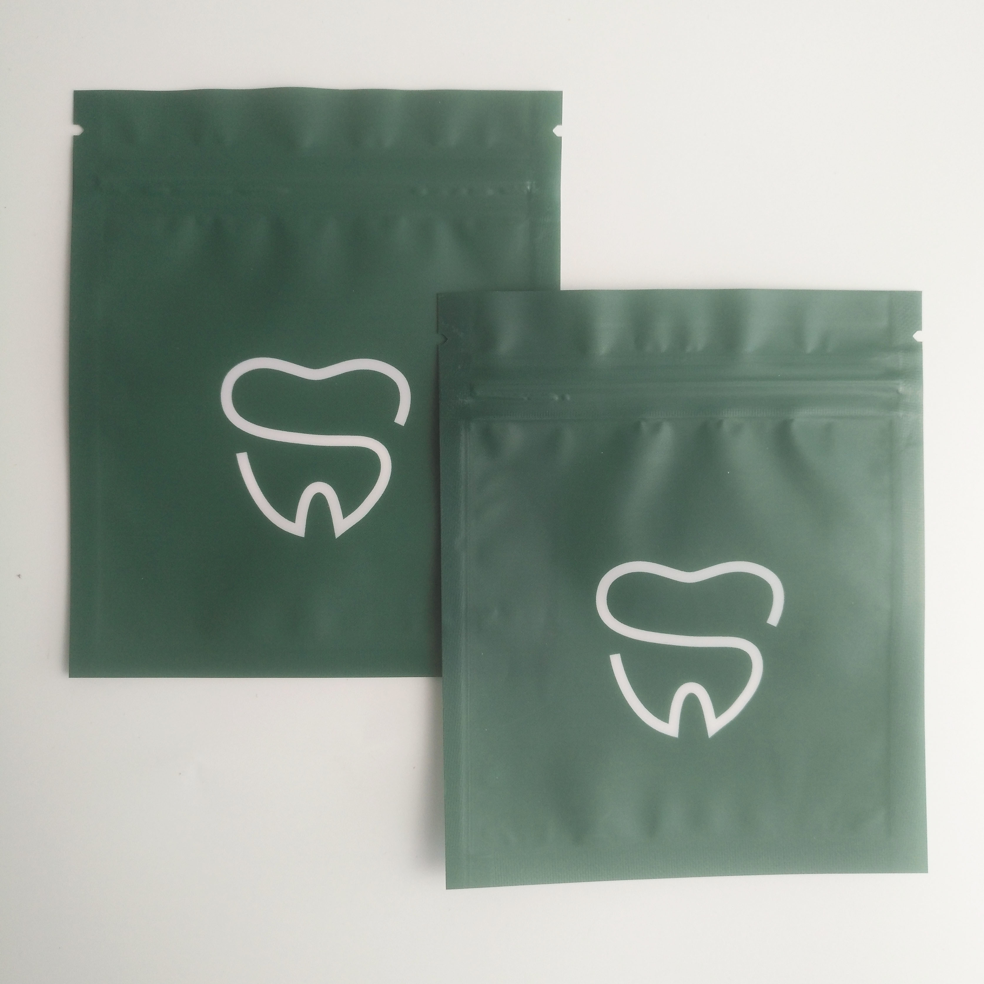 120mic MOPP पीई Mylar मैट पैकेजिंग बैग एक तरफ के साथ Cmyk