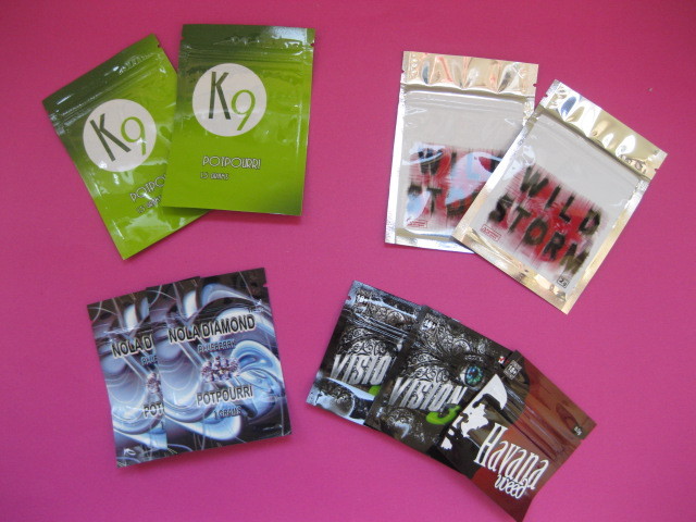 ज़िप बंद के साथ OEM अनुकूलित हर्बल धूप प्लास्टिक पाउच पैकेजिंग